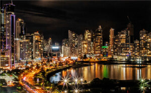Günstige Autovermietung und Transporter in Panama-Stadt